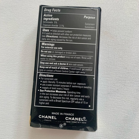 NIB Chanel Le Tient Velvet Blurring Smooth Effect Foundation - BR42 - Picture 2 of 8